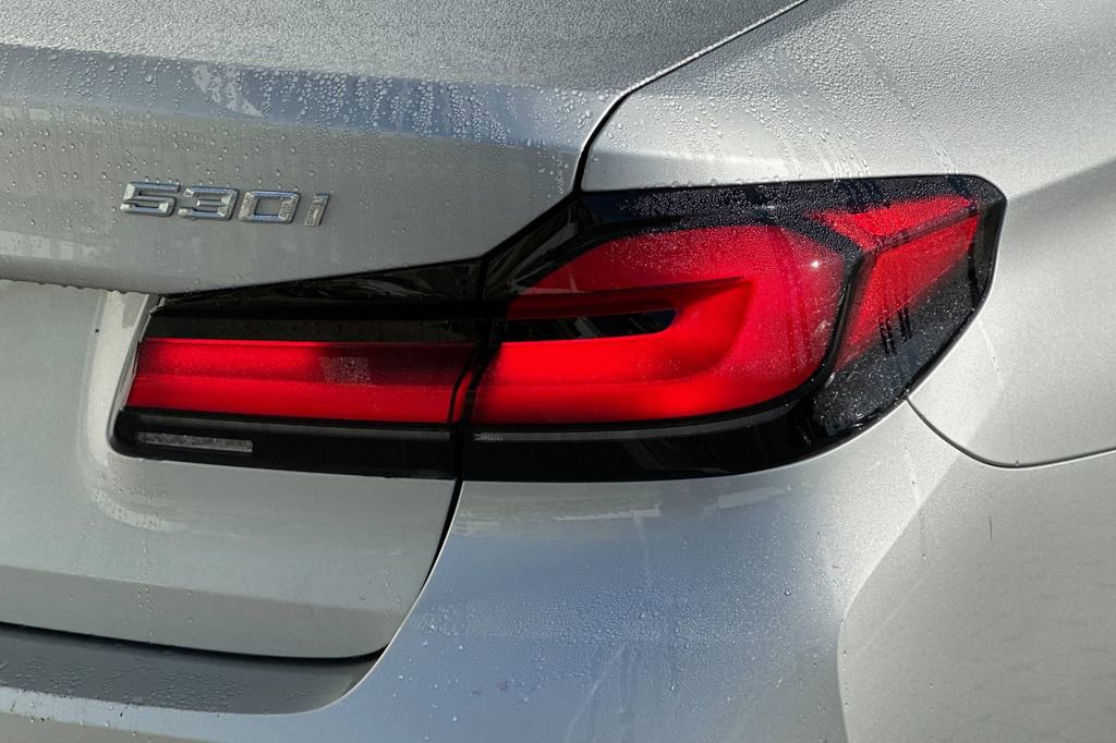 Used 2021 BMW 530i w/ Premium Package image 33