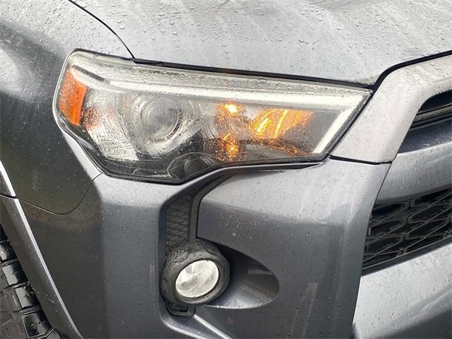 Used 2020 Toyota 4Runner SR5 Premium image 4