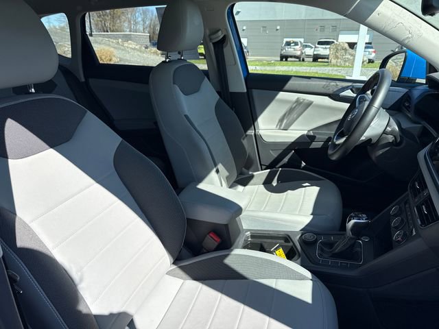 Used 2022 Volkswagen Taos SE w/ Panoramic Sunroof Package image 13