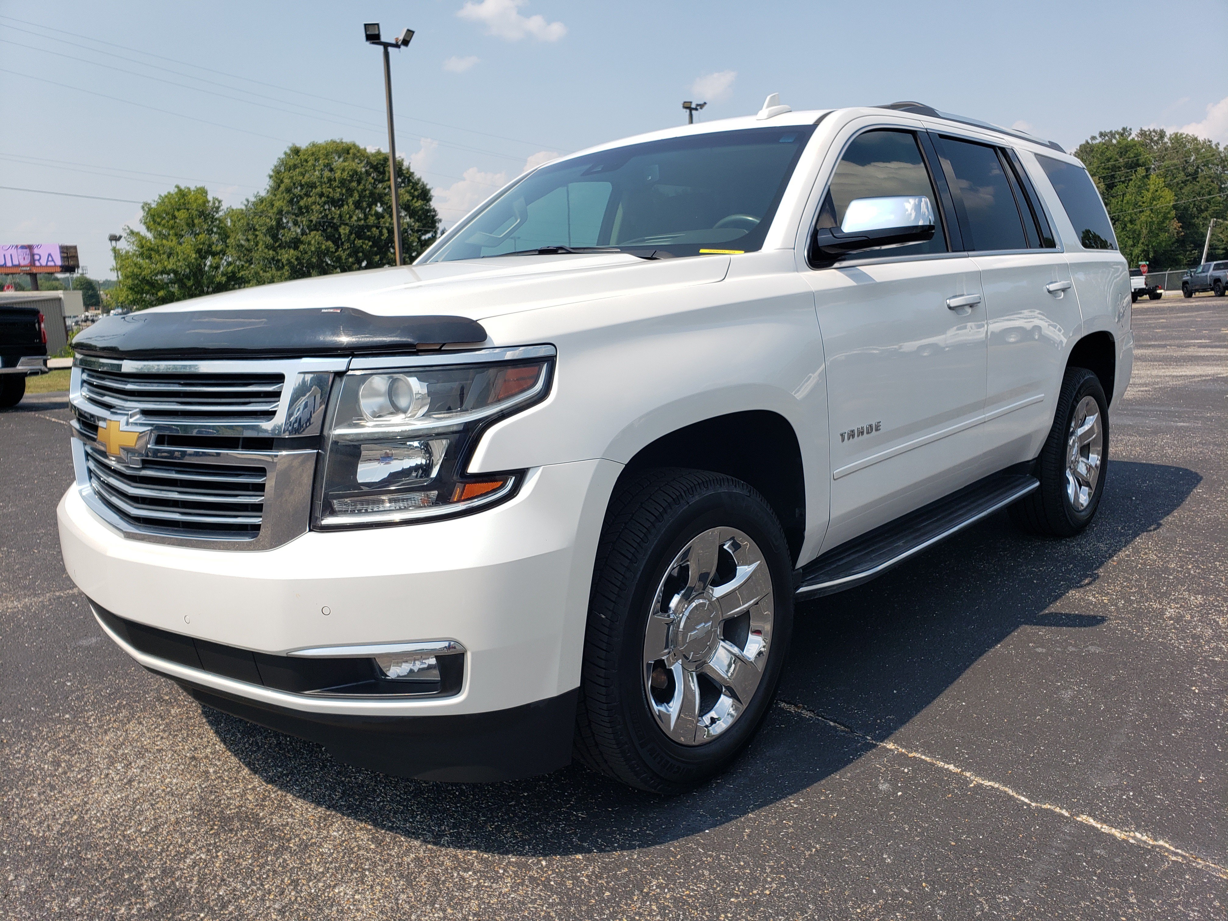 Used 2018 Chevrolet Tahoe Premier RWD image 2