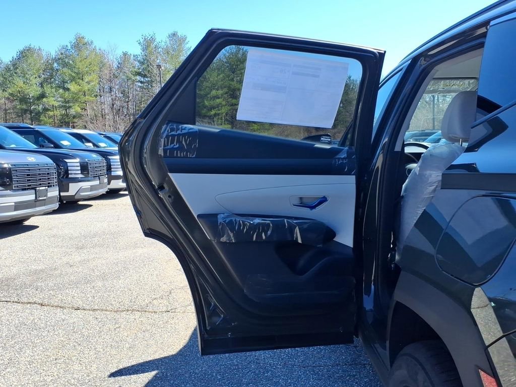 New 2026 Hyundai Tucson SE image 13