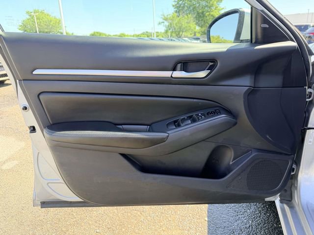 Used 2022 Nissan Altima 2.5 SV FWD image 14