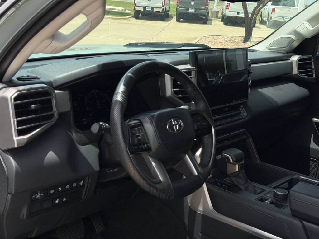 Used 2024 Toyota Tundra Limited AWD/4WD image 10