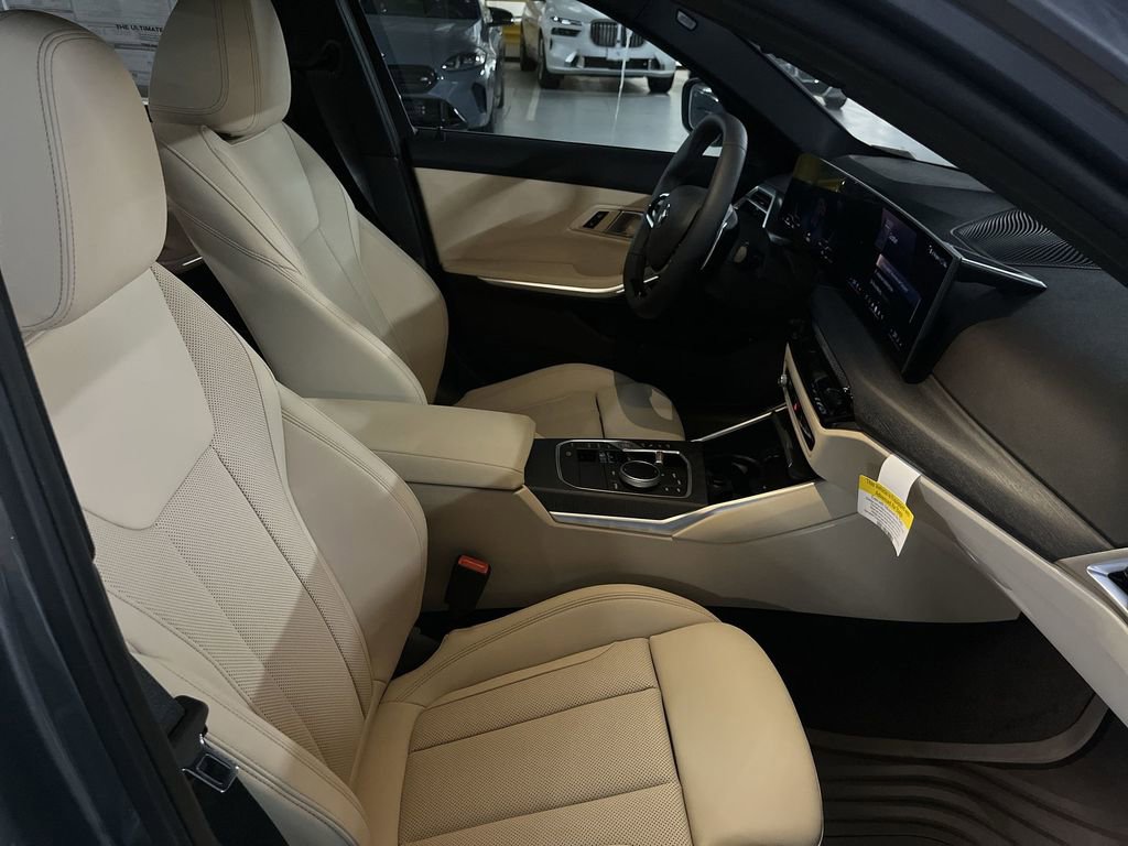 New 2025 BMW 330i xDrive Sedan w/ Convenience Package image 25