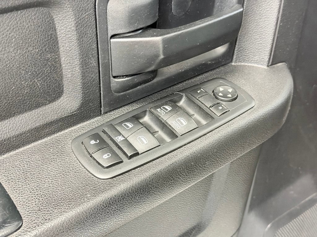 Used 2017 RAM 2500 Tradesman w/ Chrome Appearance Group AWD/4WD image 11