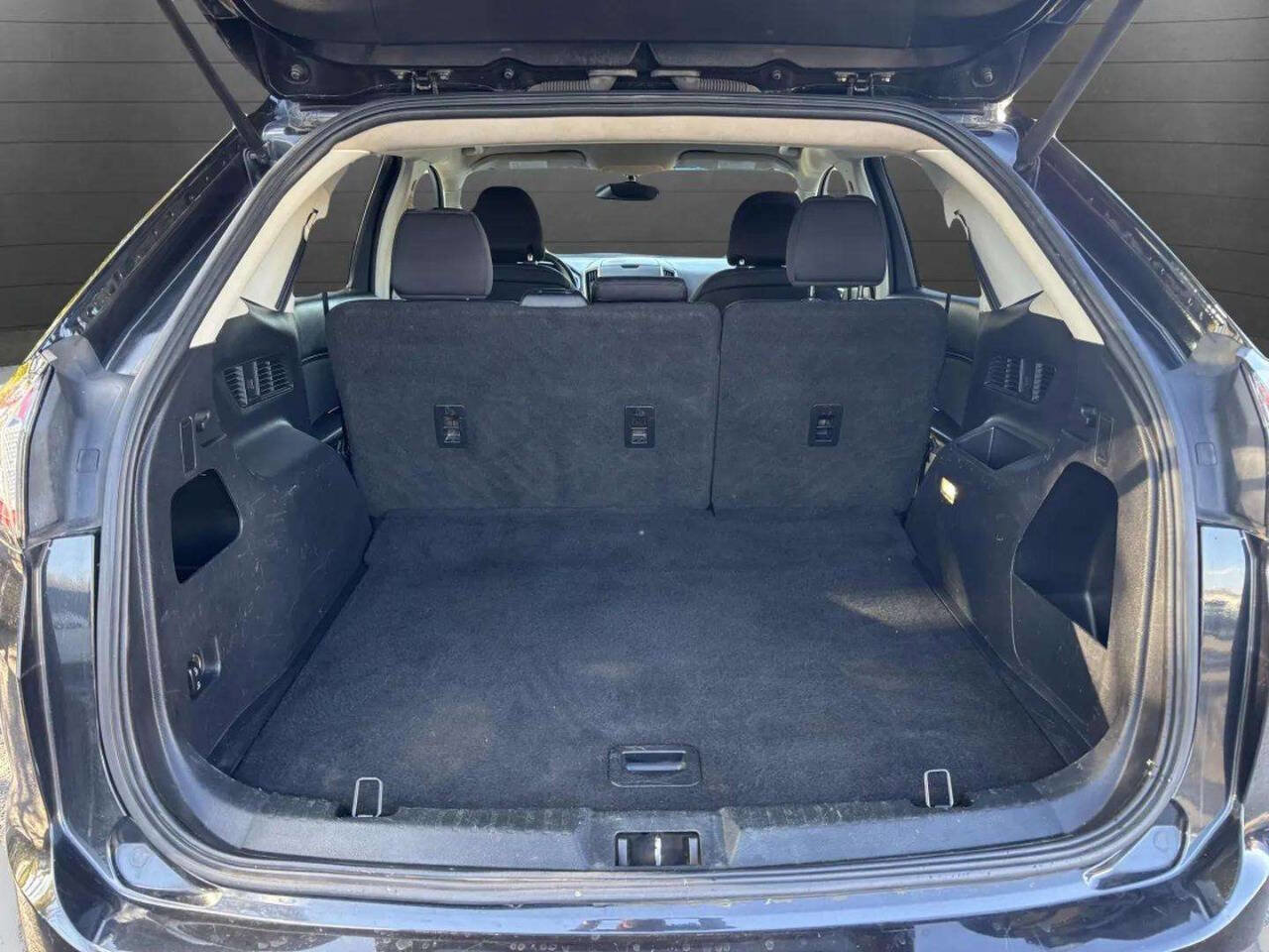 Used 2015 Ford Edge SEL image 15