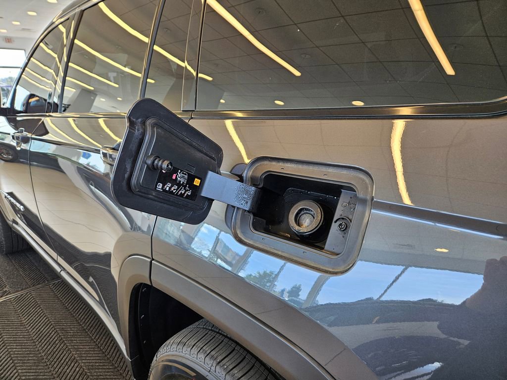 Used 2022 Jeep Grand Cherokee L Limited image 33