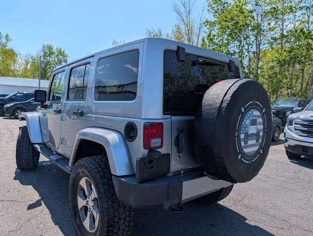 Used 2017 Jeep Wrangler Unlimited Sahara w/ Connectivity Group AWD/4WD image 5