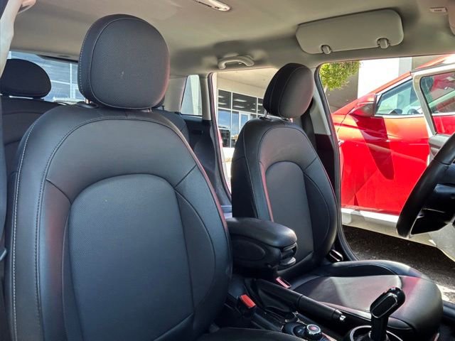 Used 2022 MINI Cooper 4-Door Hardtop image 8