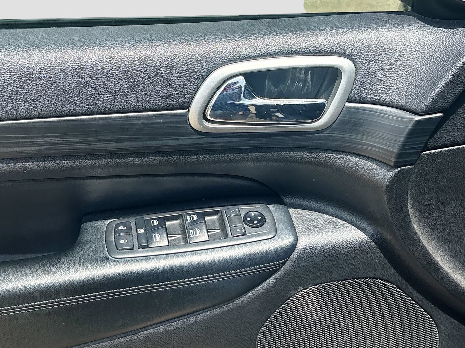 Used 2020 Jeep Grand Cherokee Altitude RWD image 18