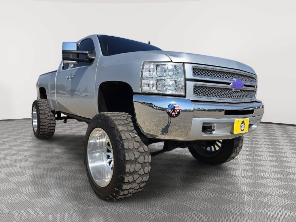Used 2013 Chevrolet Silverado 1500 LT w/ All-Star Edition AWD/4WD image 3