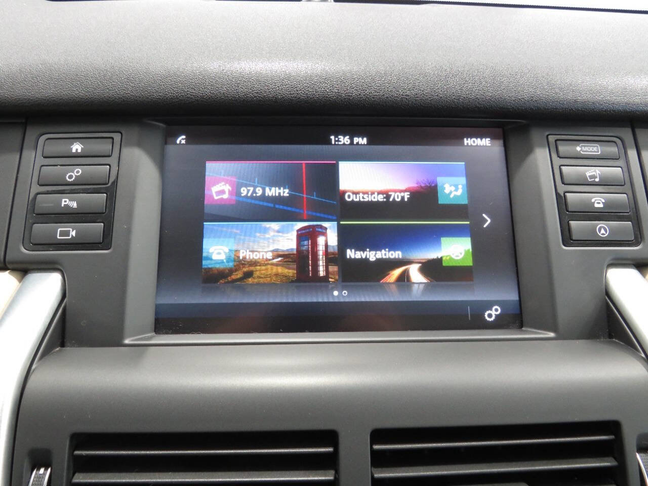 Used 2019 Land Rover Discovery Sport AWD/4WD image 22