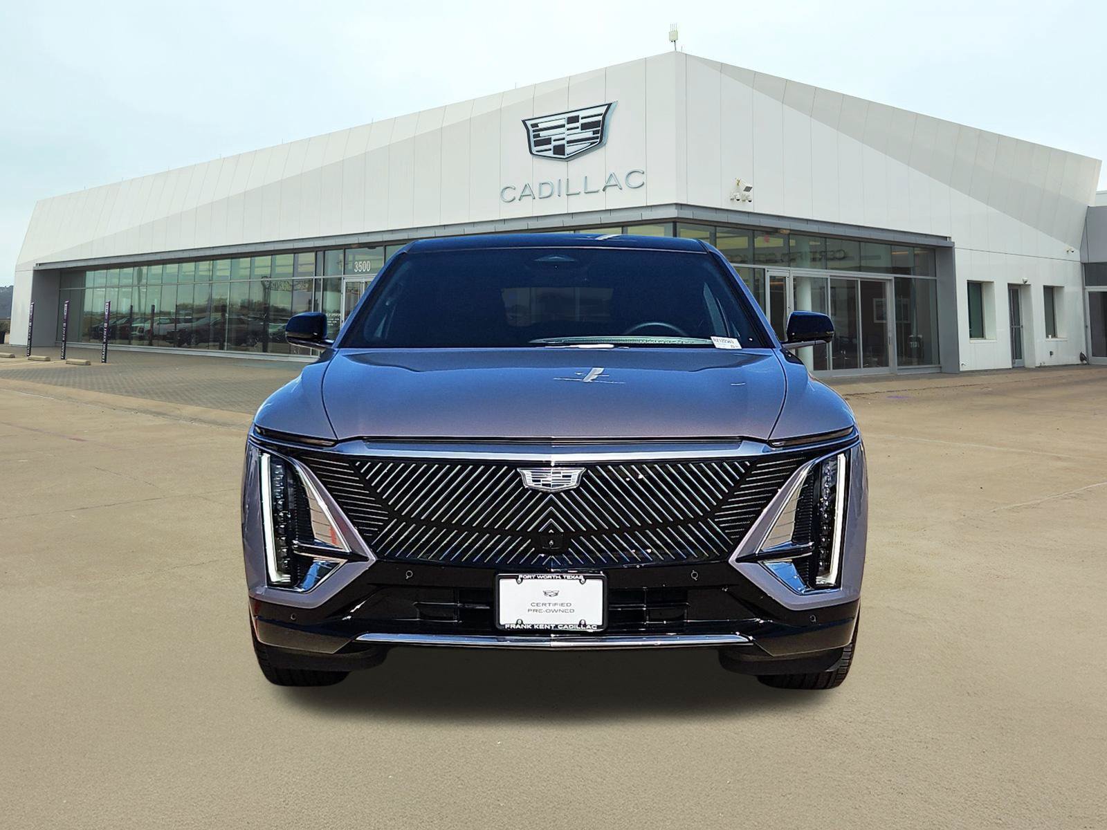 Used 2024 Cadillac Lyriq Luxury RWD image 2