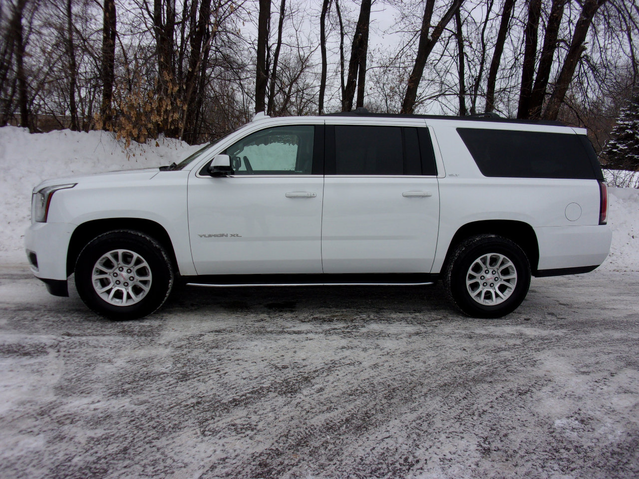 Used 2019 GMC Yukon XL SLT w/ Open Road Package image 2