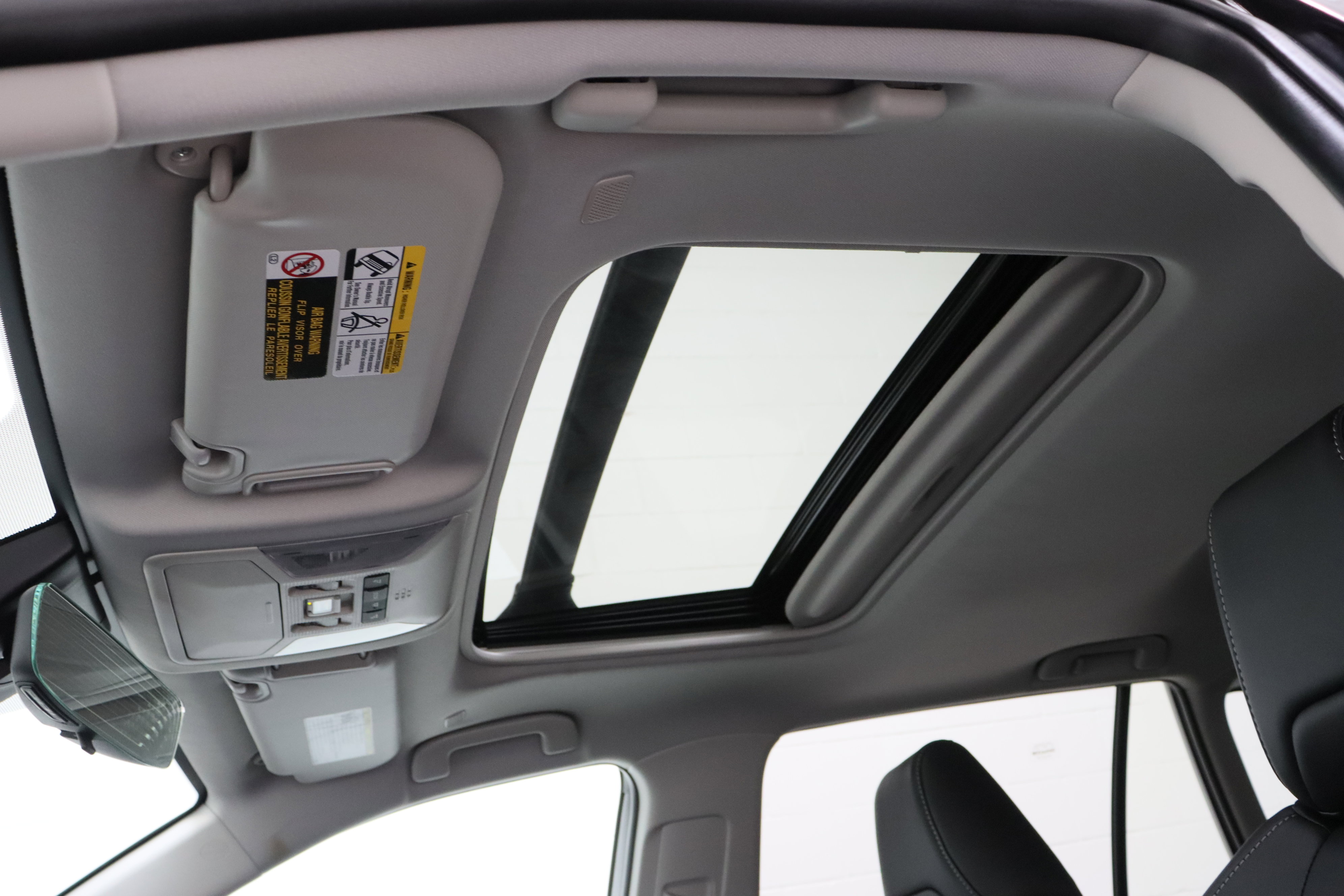 Used 2025 Toyota RAV4 XLE Premium FWD image 26