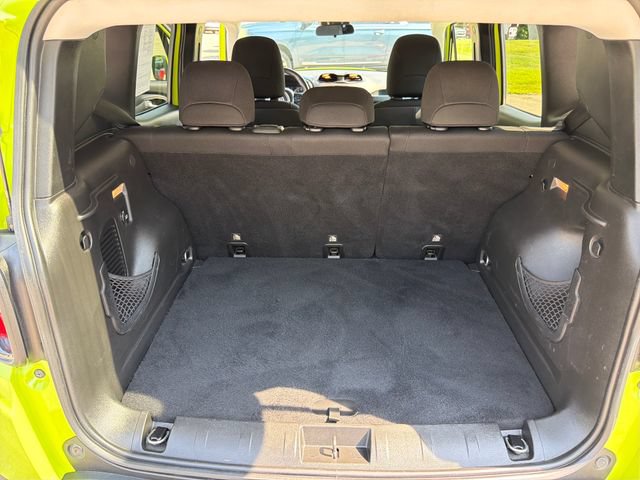 Used 2017 Jeep Renegade Altitude AWD/4WD image 24