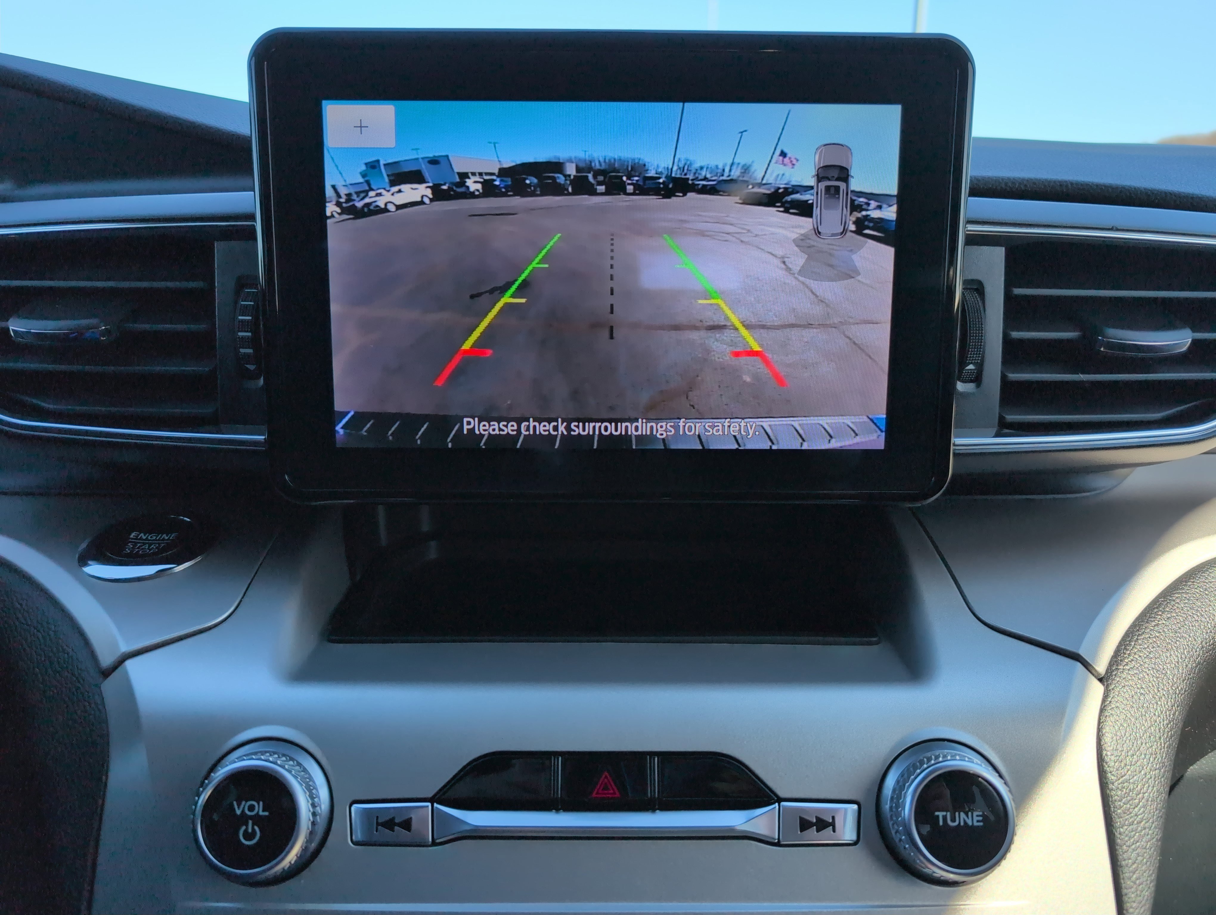 Used 2022 Ford Explorer XLT w/ Equipment Group 202A image 25