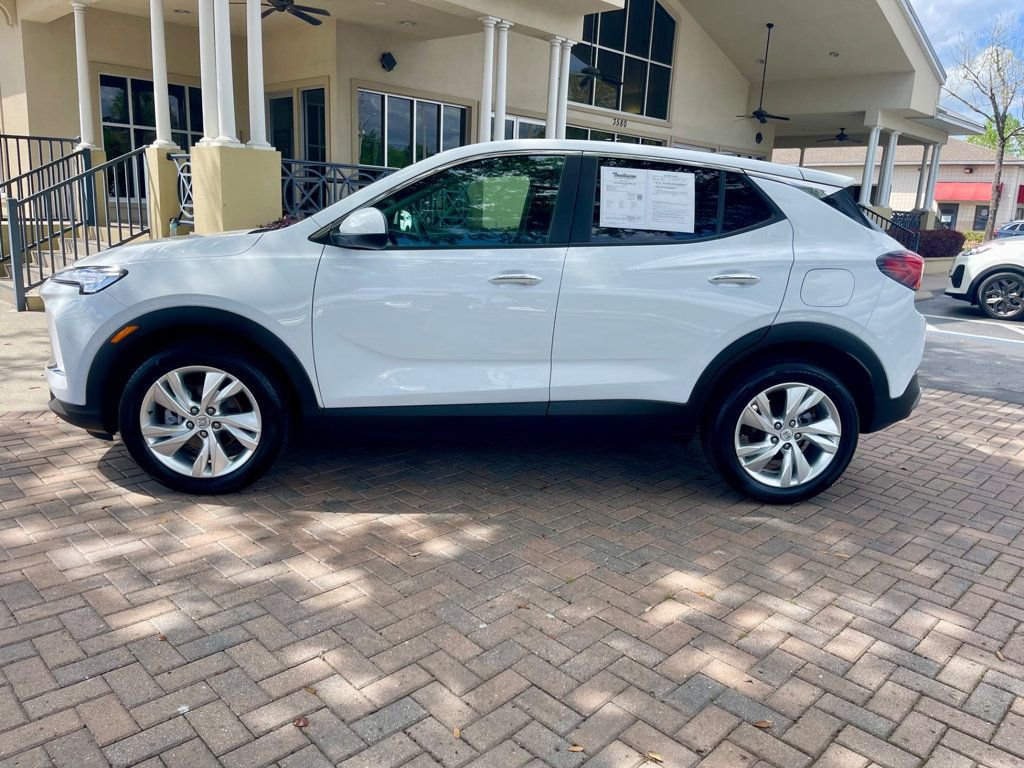 Used 2025 Buick Encore GX Preferred image 2