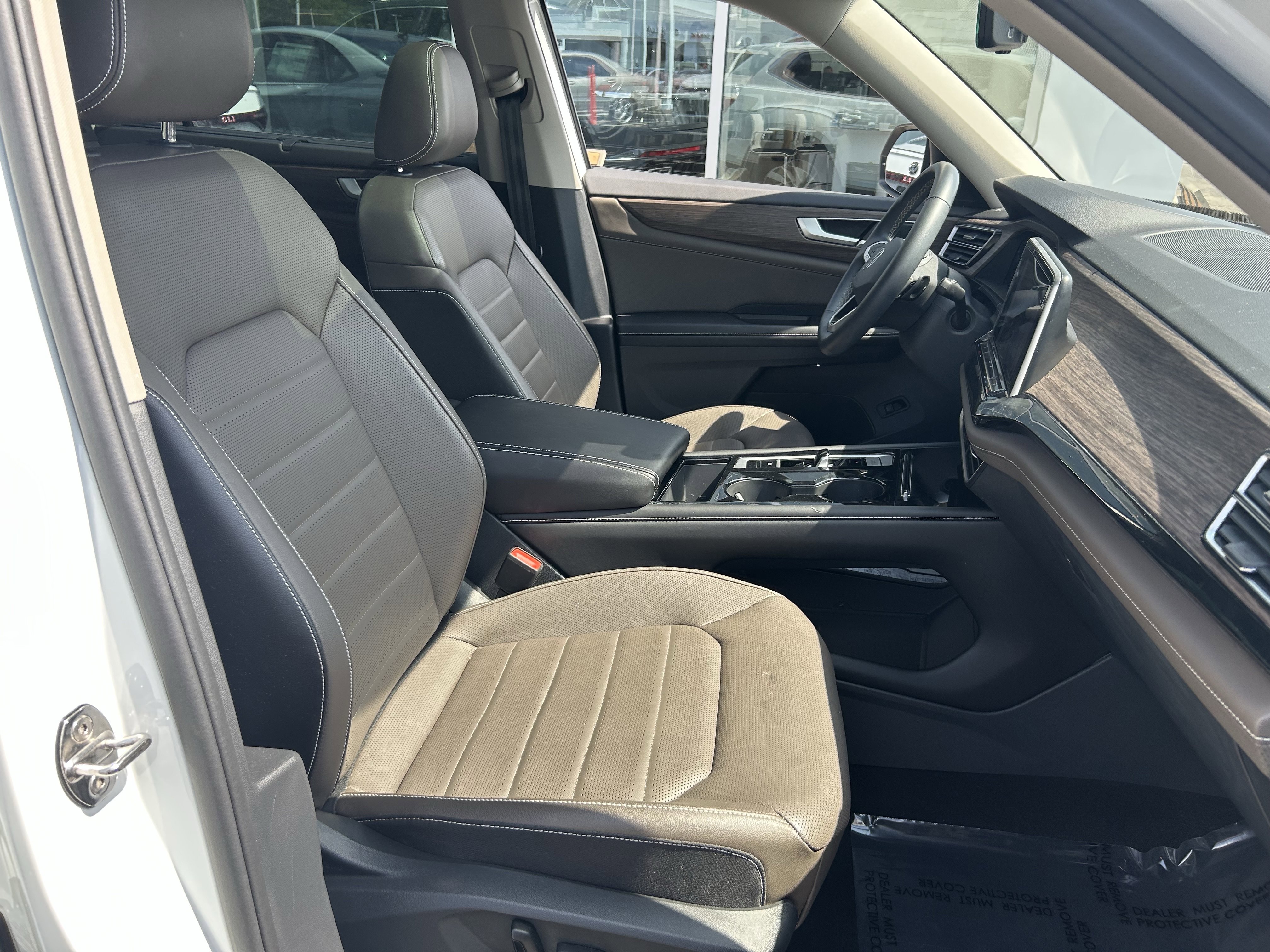 Used 2024 Volkswagen Atlas SEL AWD/4WD image 28