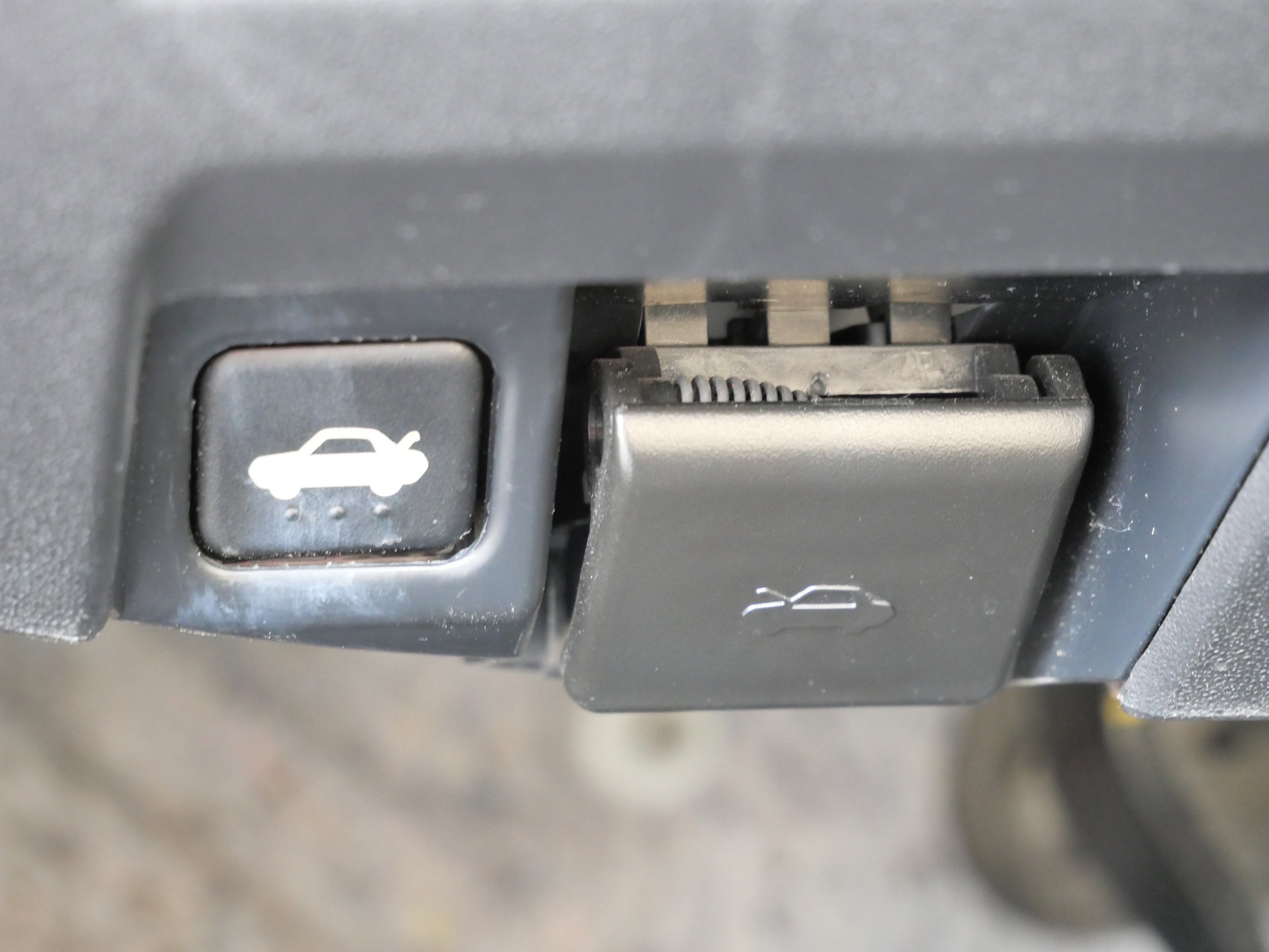 Used 2011 MAZDA MX-5 Miata Grand Touring w/ Premium Pkg image 21