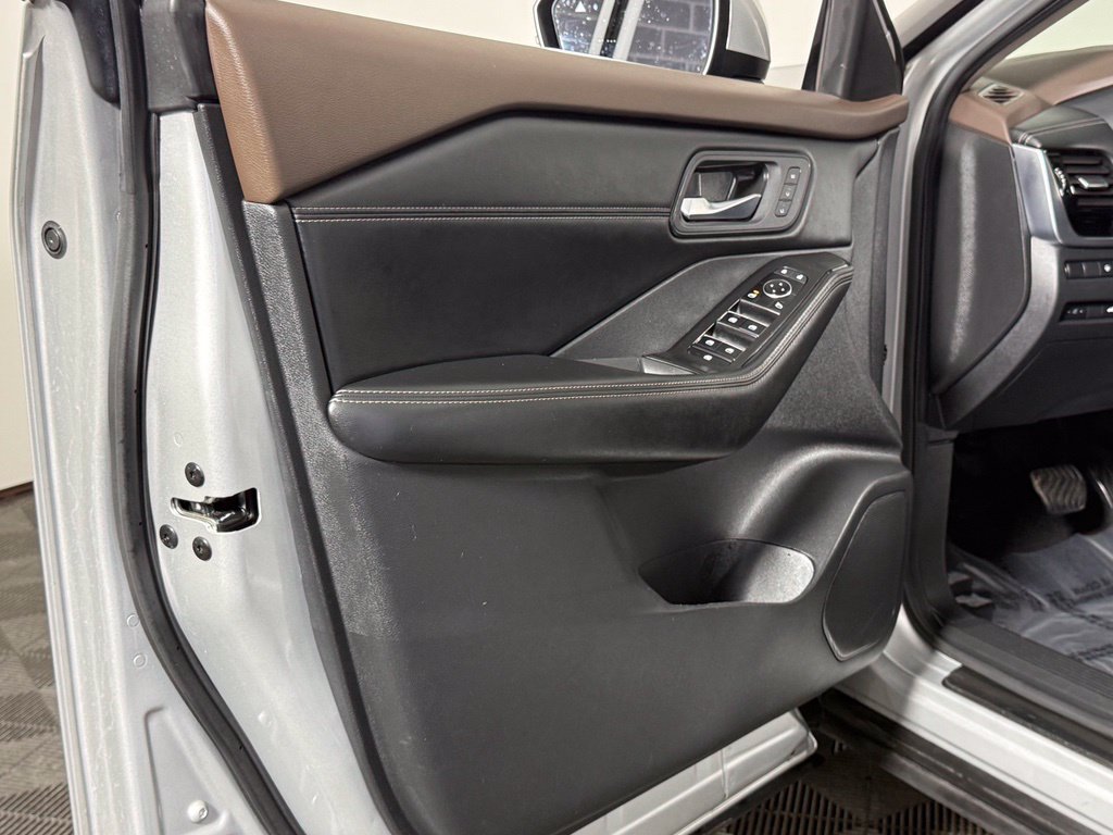 Certified 2023 Nissan Rogue SL w/ SL Premium Package FWD image 32