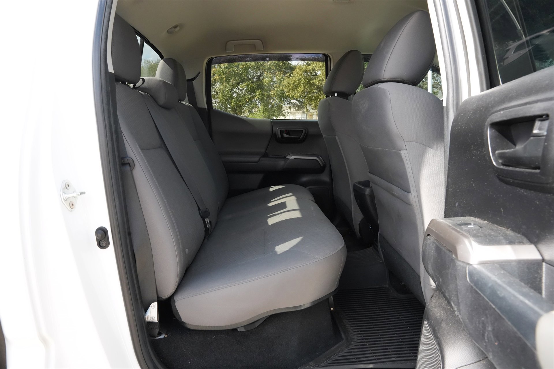 Used 2022 Toyota Tacoma SR5 w/ Technology Package image 24