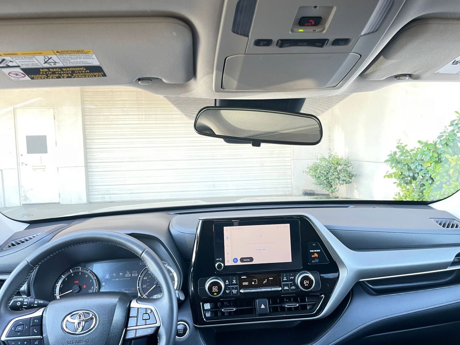 Used 2025 Toyota Highlander LE image 35