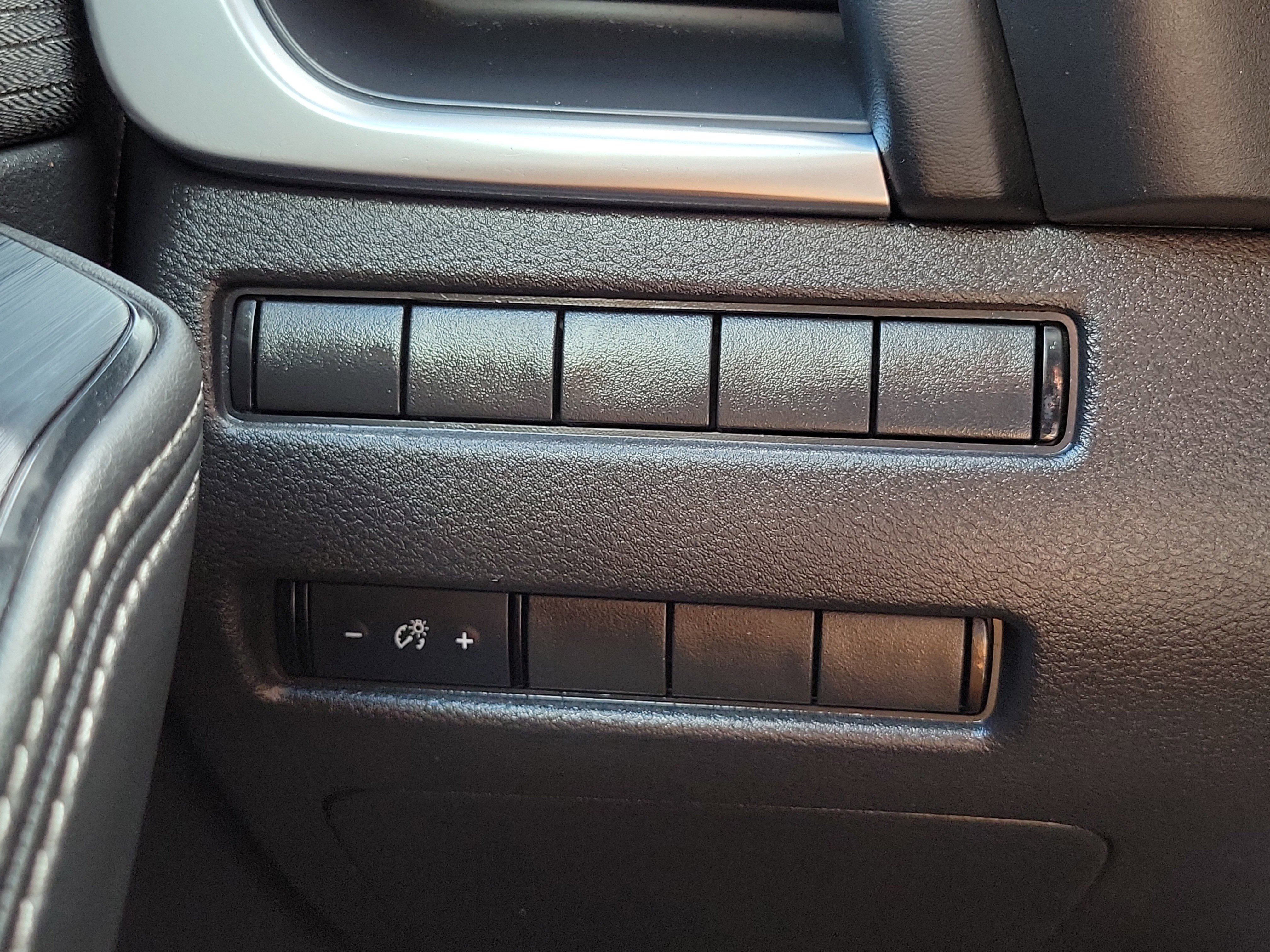 Used 2021 Nissan Rogue S AWD/4WD image 26