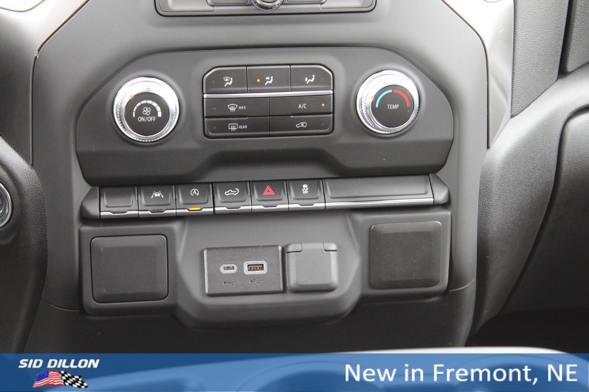 New 2026 GMC Sierra 1500 Pro w/ Graphite Edition AWD/4WD image 4