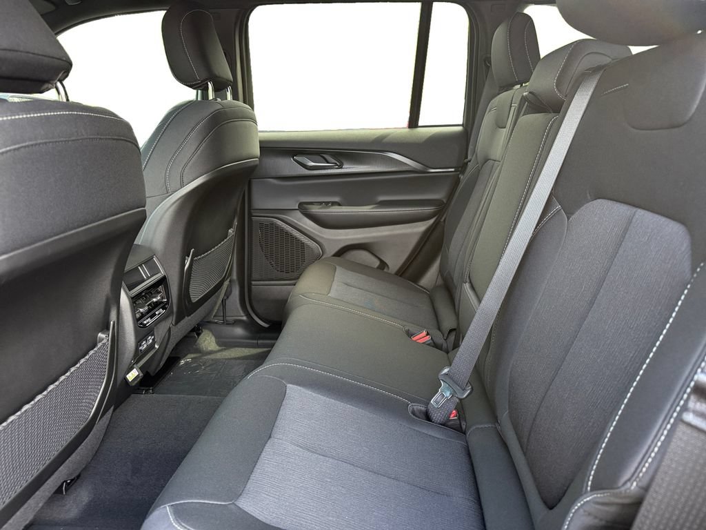 New 2026 Jeep Grand Cherokee Laredo X AWD/4WD image 15