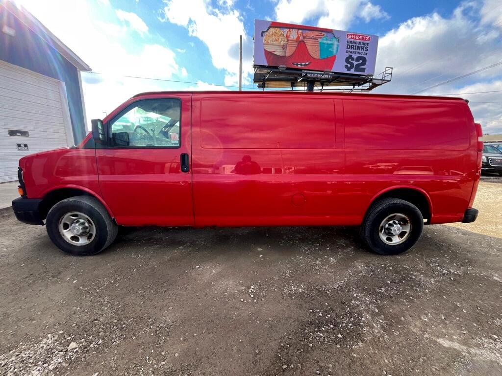 Used 2009 Chevrolet Express 2500 Extended image 2