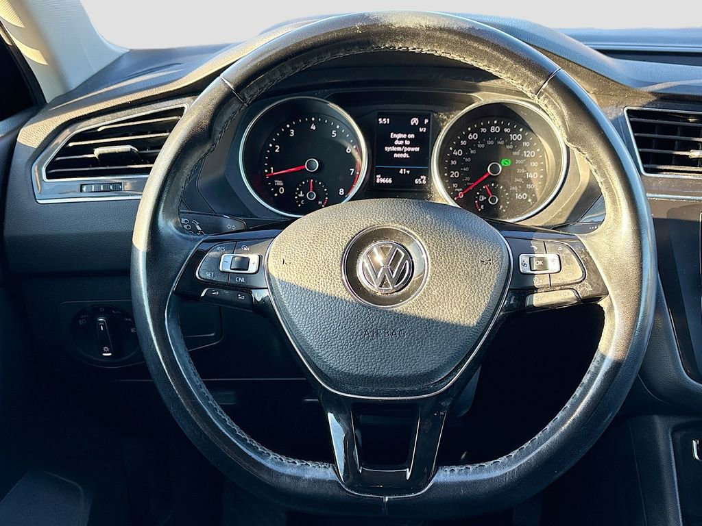 Used 2018 Volkswagen Tiguan SE w/ Front Fog Lights Package image 11