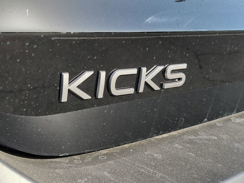 New 2026 Nissan Kicks SR FWD image 3