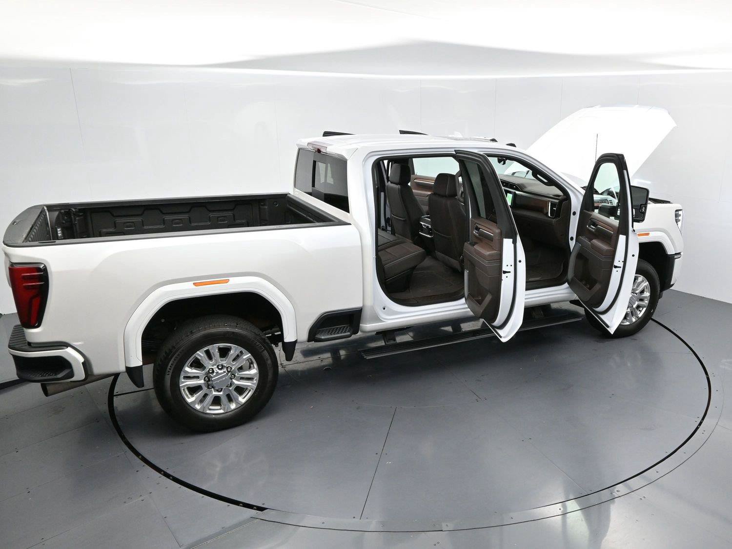 Used 2025 GMC Sierra 2500 Denali w/ Denali Reserve Package AWD/4WD image 37