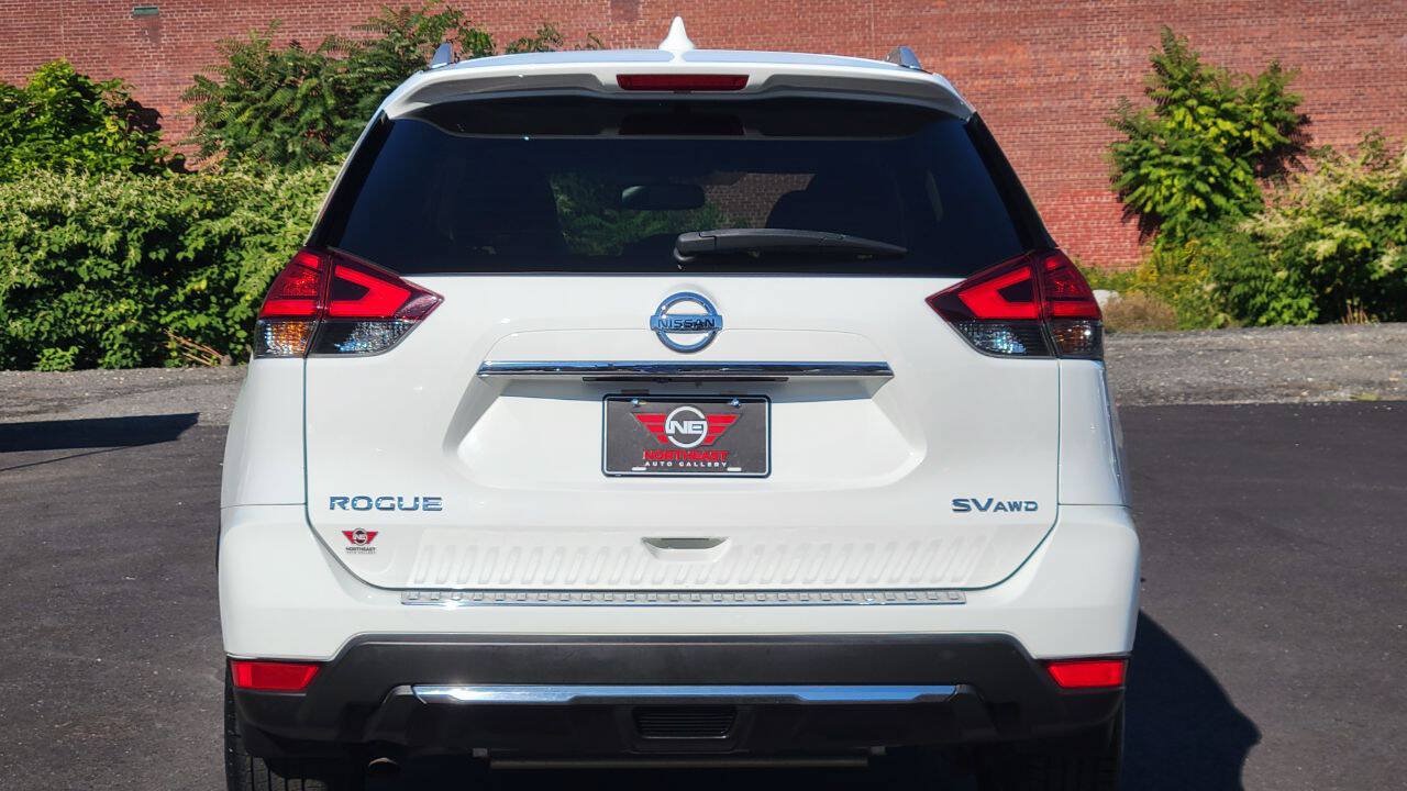 Used 2017 Nissan Rogue SV w/ SV Premium Package AWD/4WD image 7