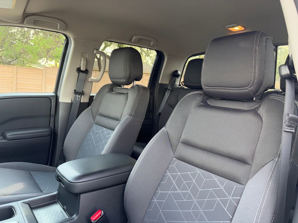 Used 2025 Nissan Frontier SV w/ SV Convenience Package image 10