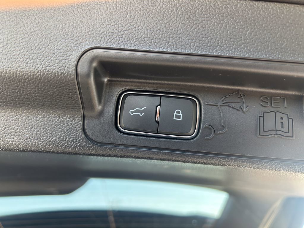 Certified 2025 Ford Explorer Platinum w/ LUX Leather Package image 20