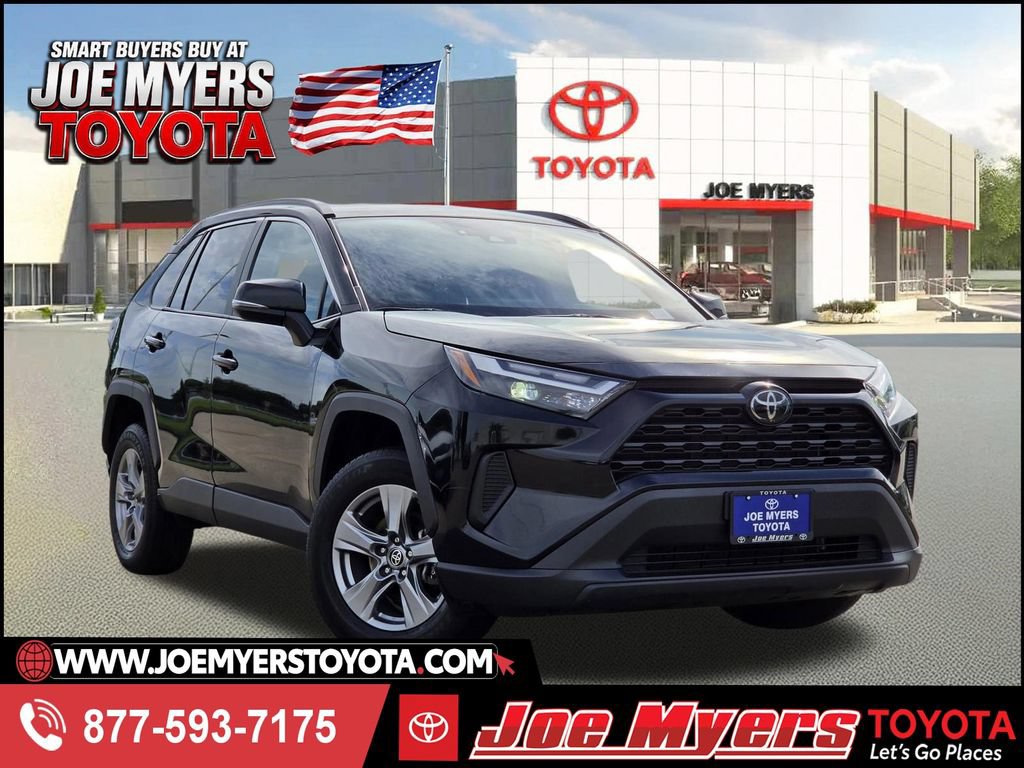 Used 2025 Toyota RAV4 XLE w/ Weather Package FWD image 1