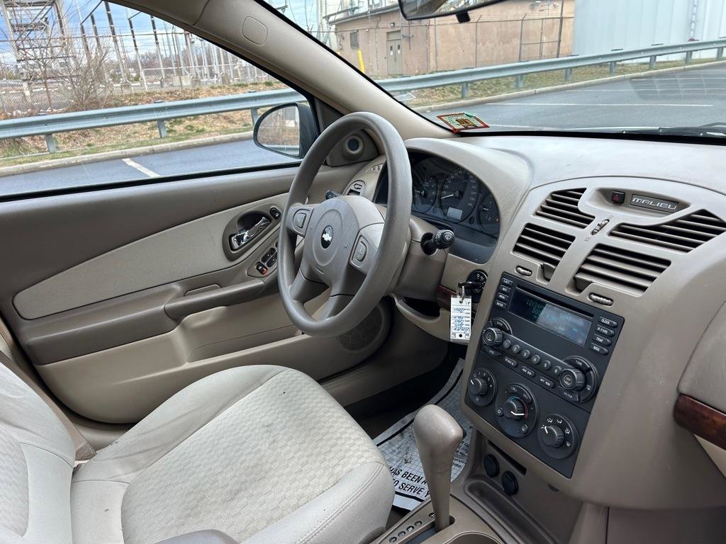 Used 2005 Chevrolet Malibu w/ Preferred Equipment Group image 42