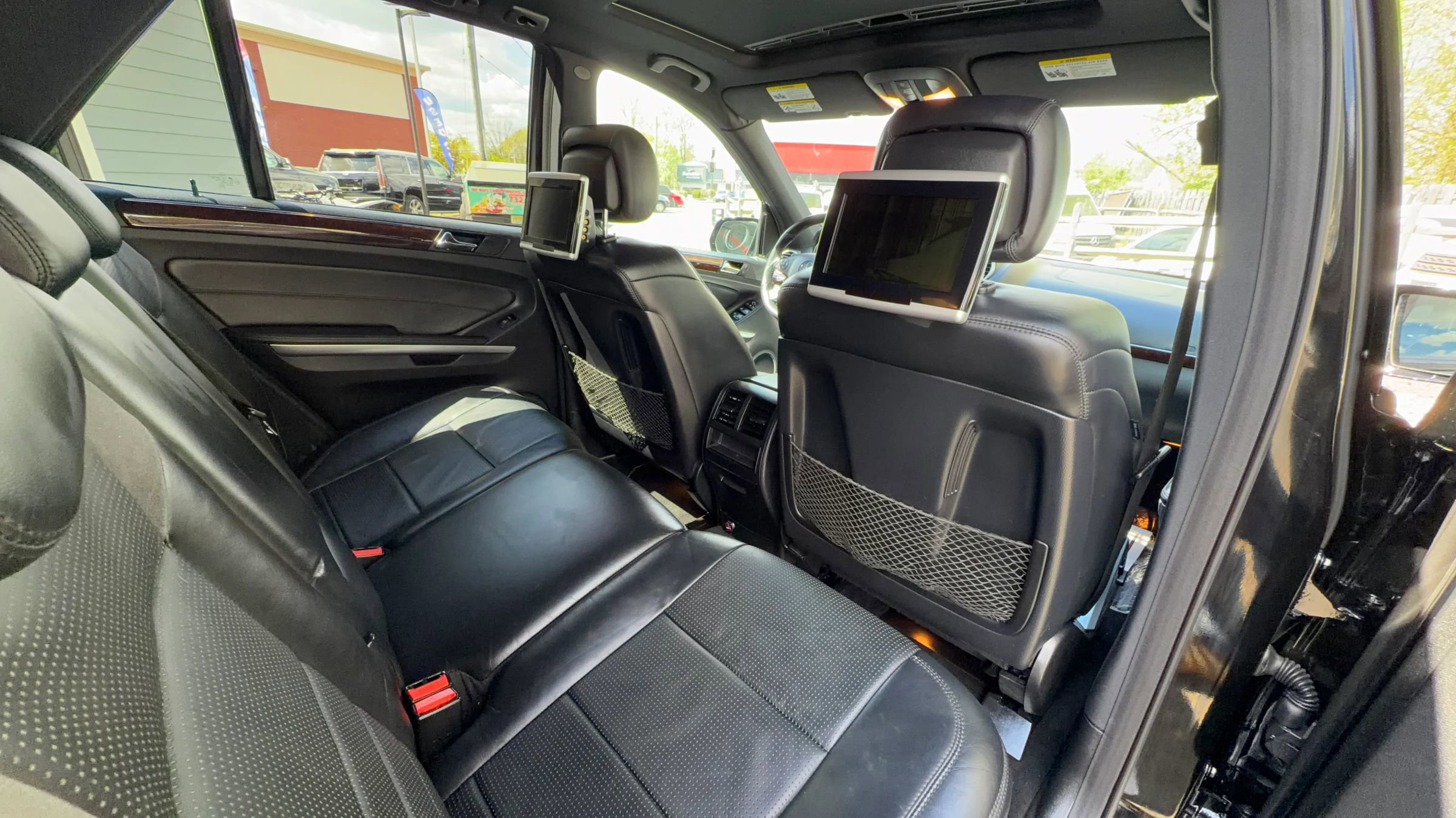 Used 2010 Mercedes-Benz ML 63 AMG 4MATIC image 21