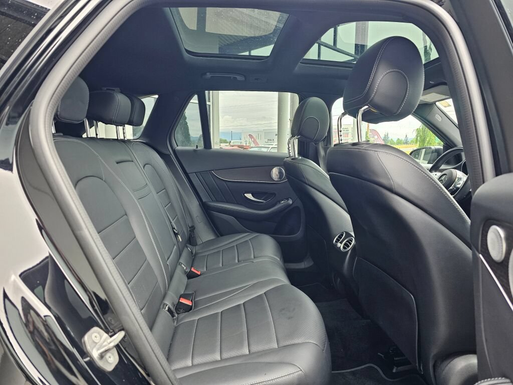 Used 2020 Mercedes-Benz GLC 300 4MATIC image 13