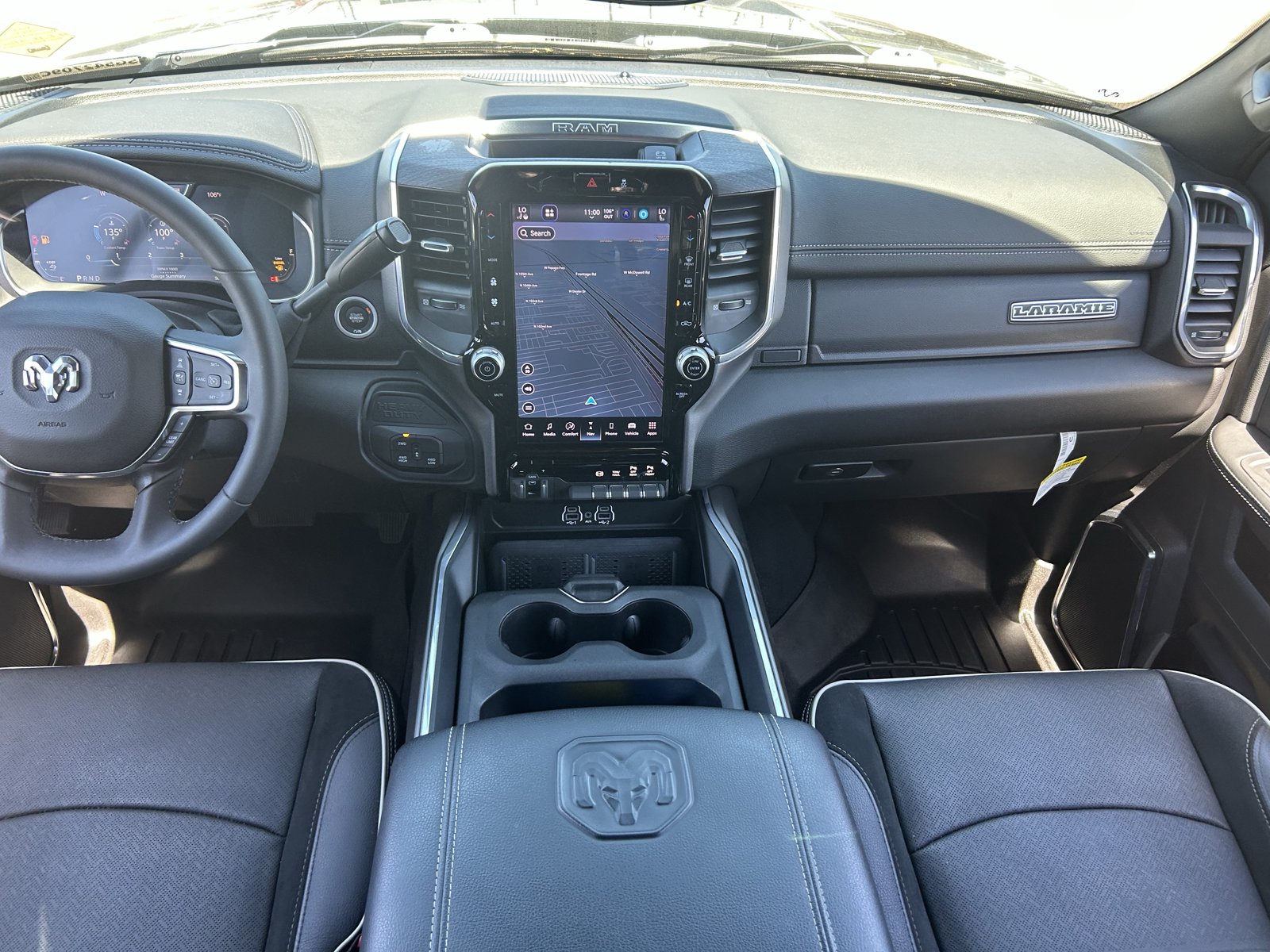Used 2025 RAM 2500 Laramie AWD/4WD image 15