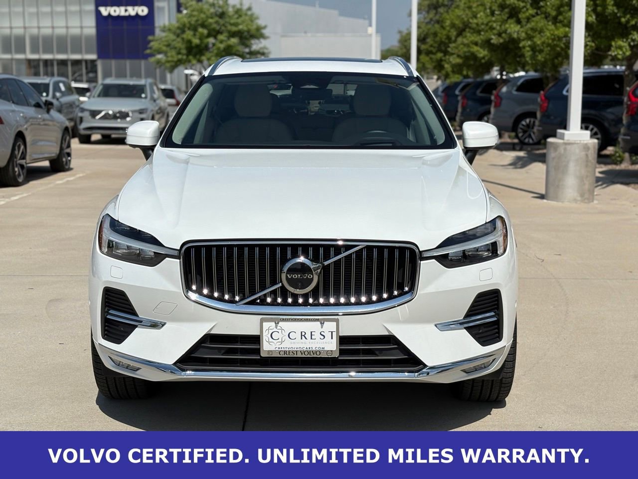 Certified 2023 Volvo XC60 B5 Ultimate w/ Climate Package image 4