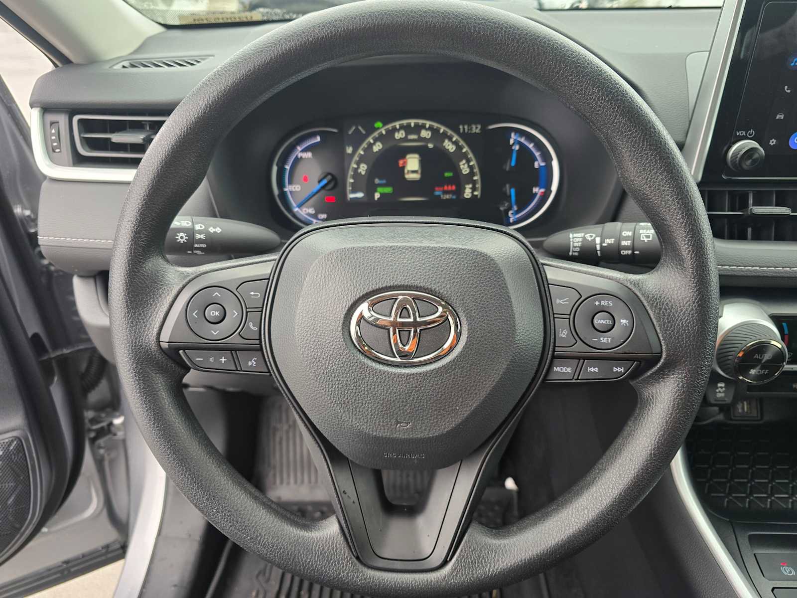 Certified 2025 Toyota RAV4 XLE image 24