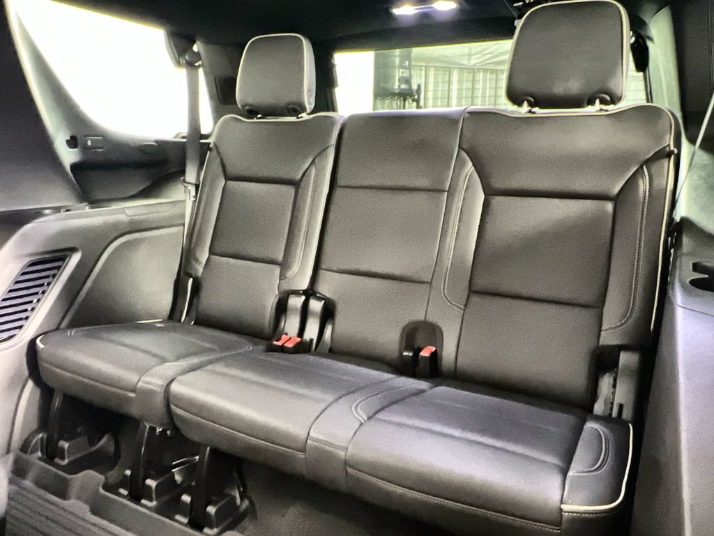 Used 2025 GMC Yukon Elevation w/ Elevation Premium Package AWD/4WD image 23