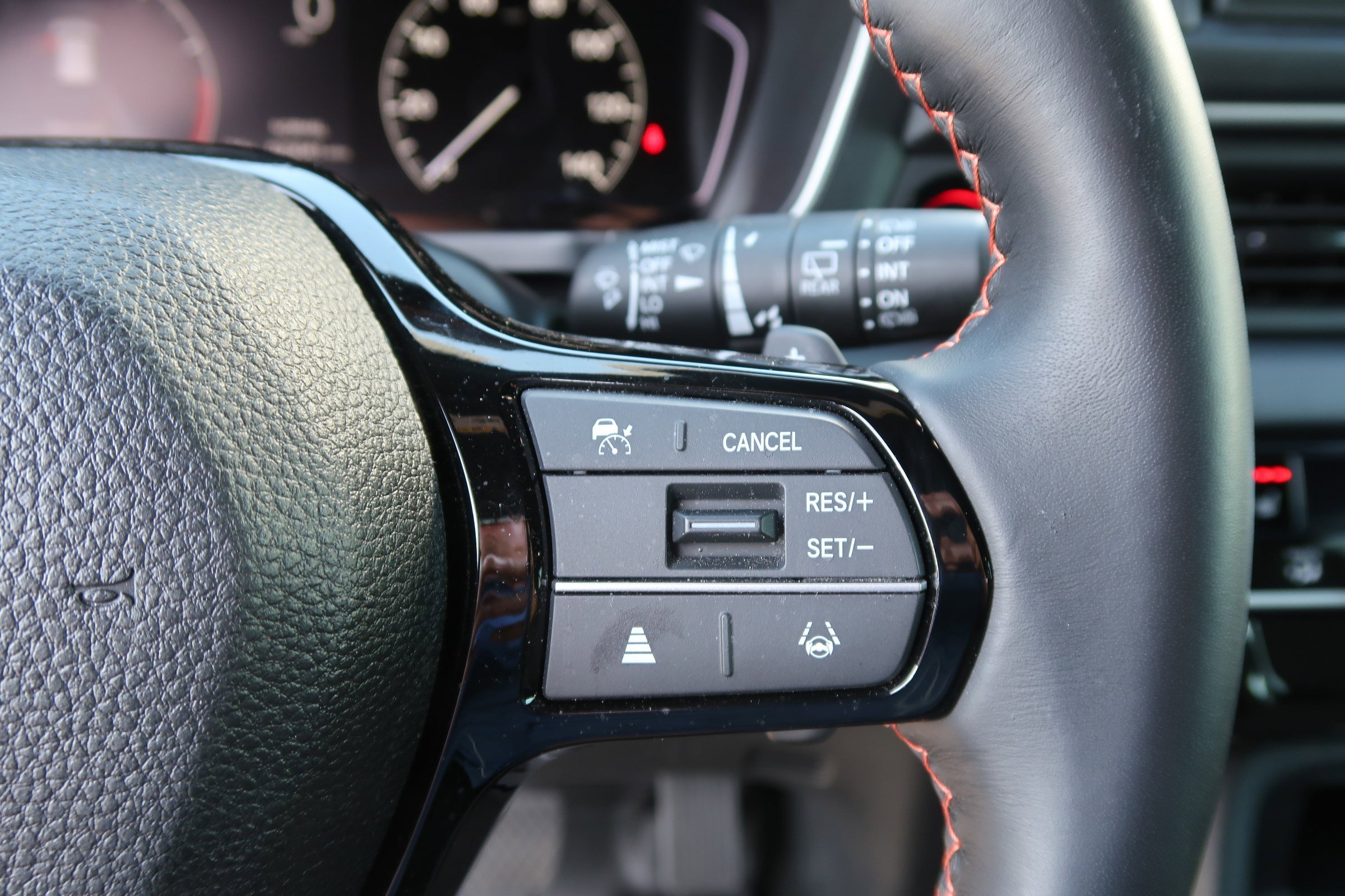 Used 2025 Honda Pilot Sport image 21