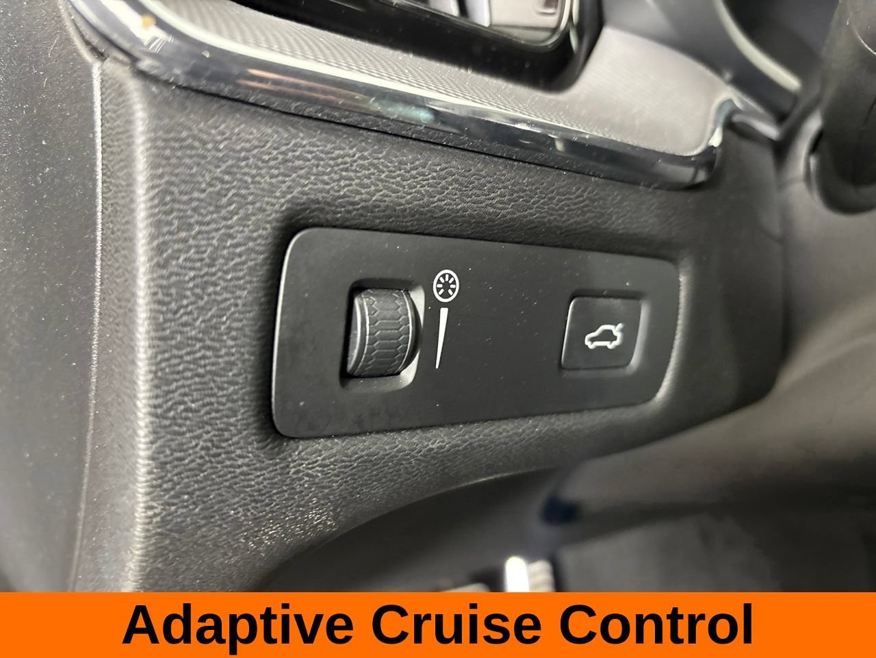 Used 2019 Volvo XC60 T5 R-Design w/ Protection Package Premier FWD image 13