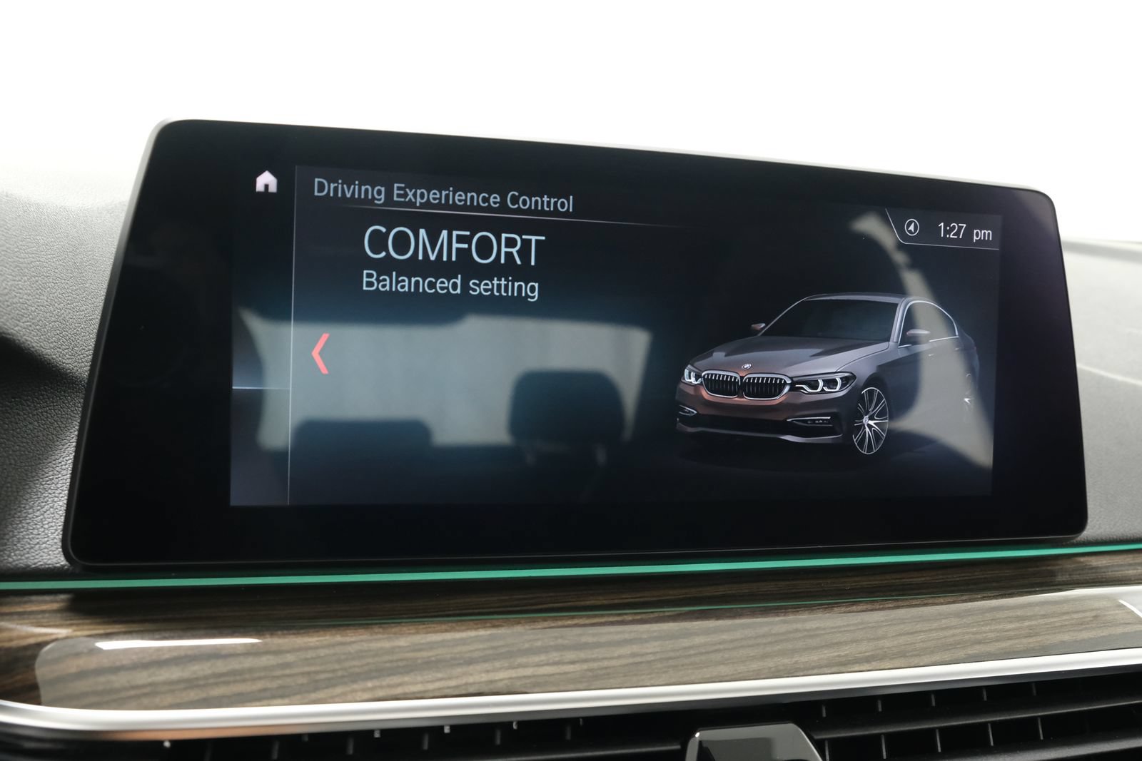Used 2019 BMW 530e xDrive w/ Premium Package AWD/4WD image 18