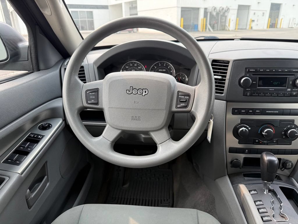 Used 2007 Jeep Grand Cherokee Laredo w/ Cargo Convenience Group AWD/4WD image 10
