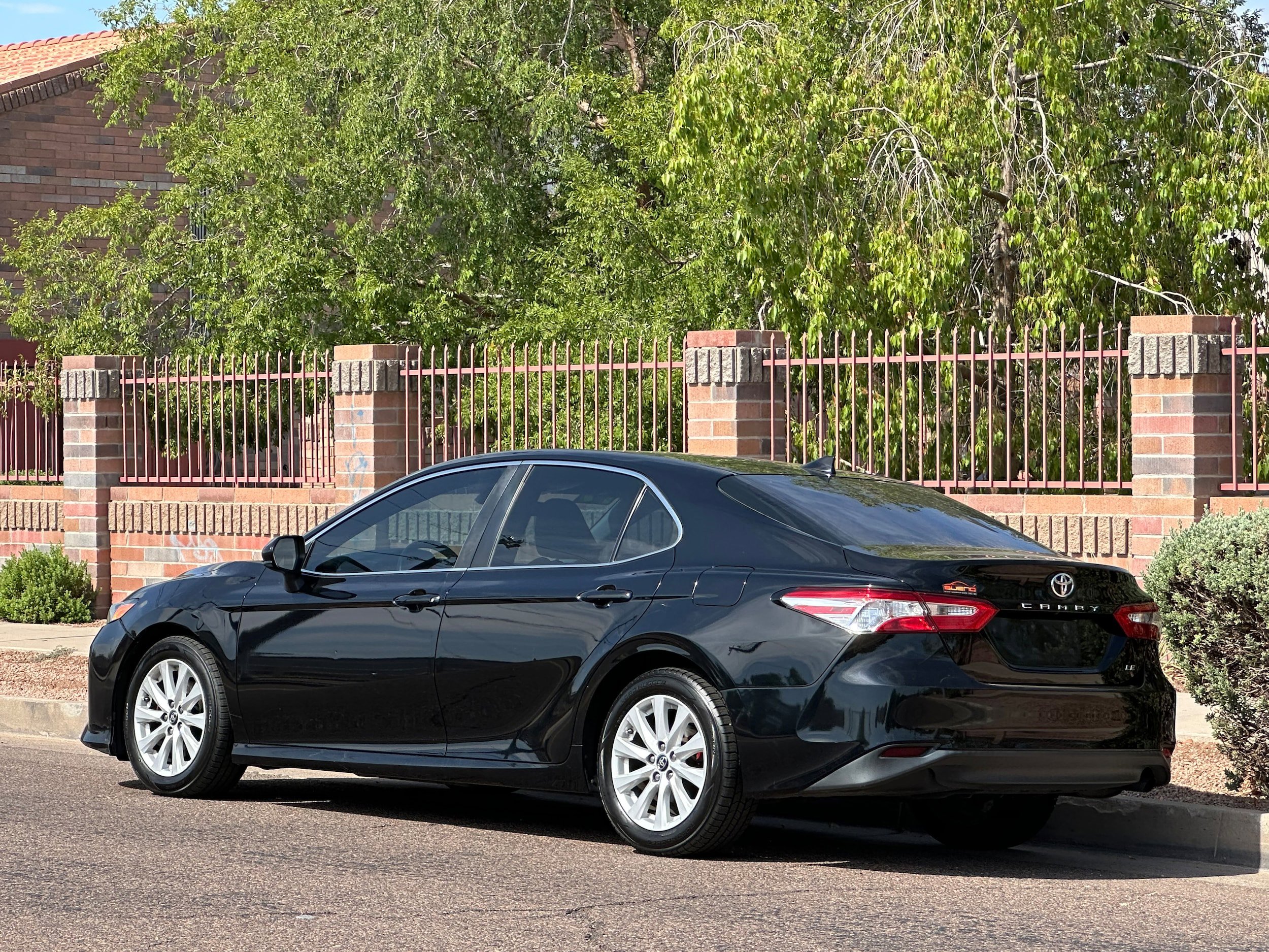 Used 2019 Toyota Camry LE w/ Carpet Mat Package FWD image 4